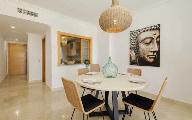 Modern and luxurious holiday home with sea views in Benahavís