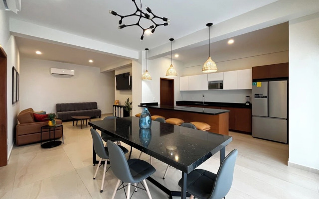 Makeva Condos - Near Malecon