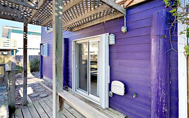 The Purple House - Four Bedroom Home