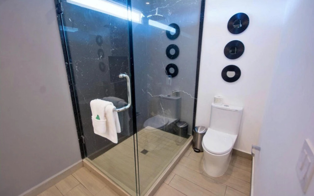 Real View Towers E504 by Casago