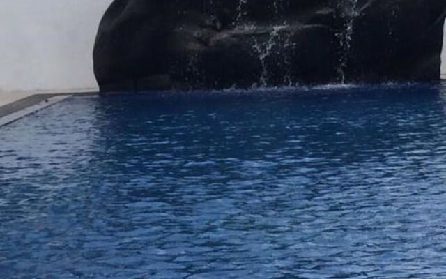 Mahakumara White House Hotel