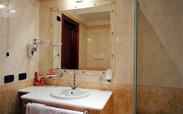 Ypsigro Palace Hotel