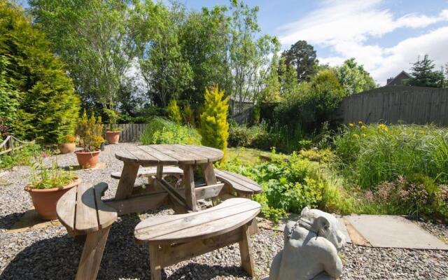 Calm Scottish Country Escape with Hot Tub Sleeps 6