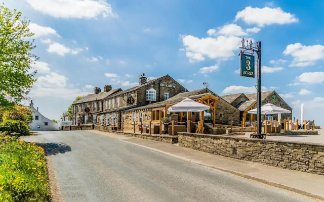 Three Acres Inn & Restaurant