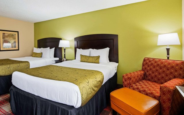 Best Western Plus Addison/Dallas Hotel