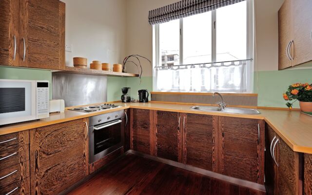 Barry Hall Luxury Apartments