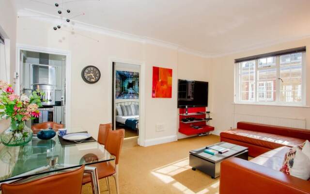 2 Bedroom West End Apartment Close To Regent's Park