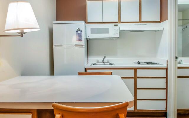 Suburban Studios Albuquerque Midtown - University