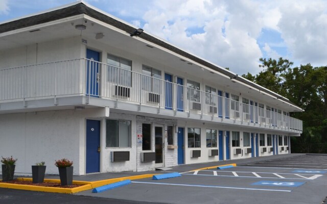 Knights Inn Jacksonville North