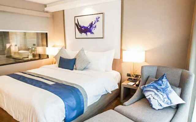 Wealth Lodge Asoke by Favstay