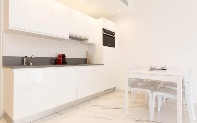 Brand new 2 bedrooms next to Croisette !