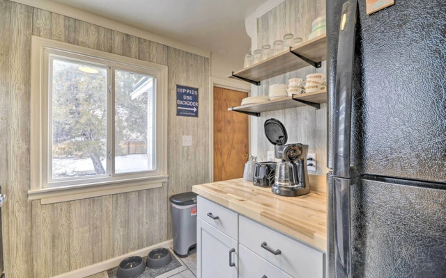 Beautiful Thermopolis Home w/ Private Yard & Grill