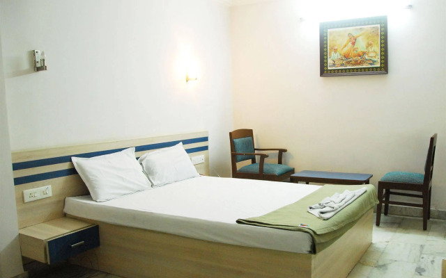 OYO 13494 Hotel Nakshatra Inn