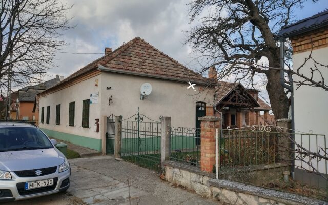 Room in Farmhouse - Rustic Charm - two Bedroom Suite 8601
