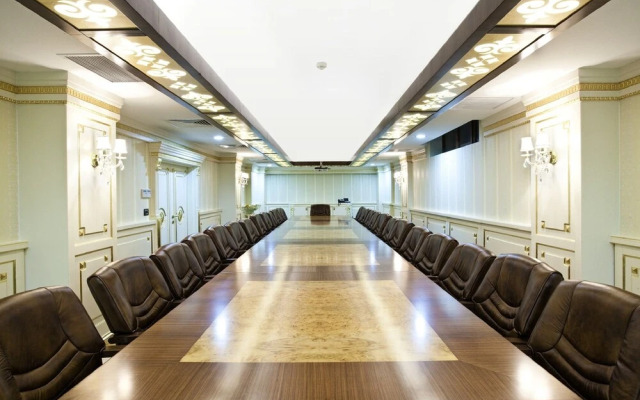 Ayan Palace Hotel