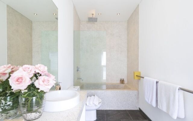 Villa La Sirena 2 Minutes From Beach 3 Bedroom Villa by RedAwning