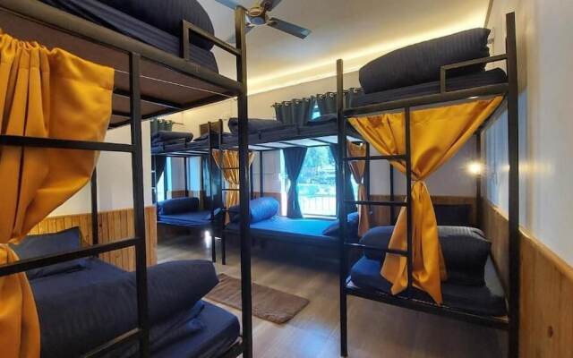 The Lost Hostels-Bir - Landing Site