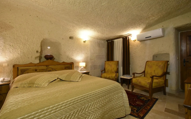 Harman Cave Hotel