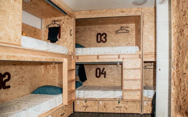 Deck Lodge - Hostel