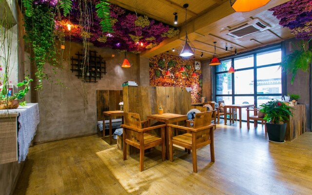 Cangwei Guesthouse