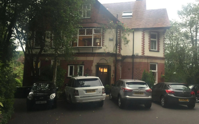 Oakfield Lodge Guest House Stockport