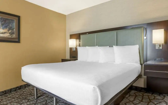Best Western Plus Oceanside Palms Hotel