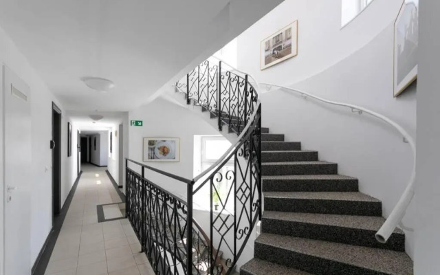 Studio-Apartment between Schoenbrunn & the City Center (26)