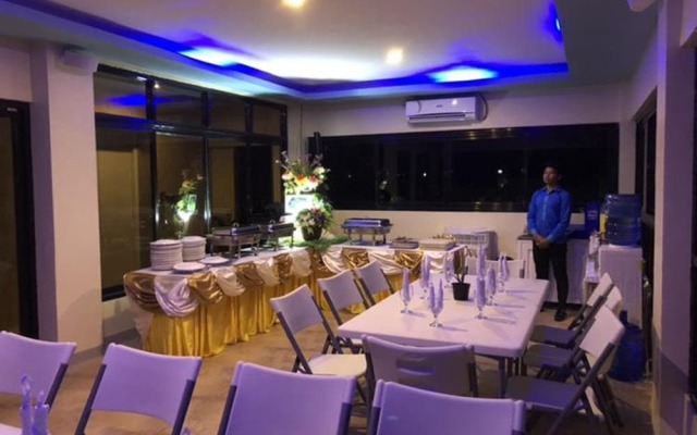 Godo's Hotel and Restaurant
