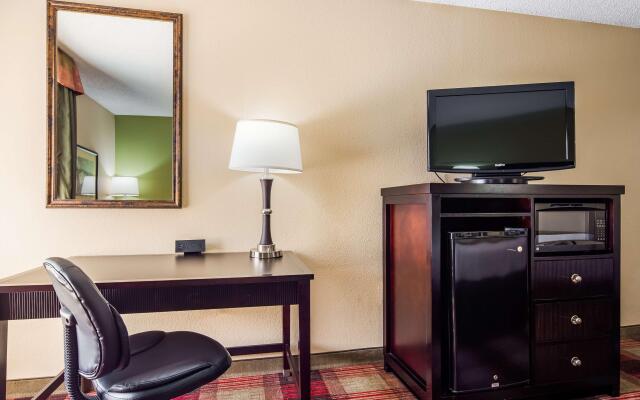 Best Western Plus Addison/Dallas Hotel