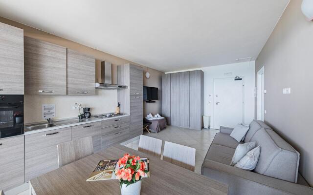 Residenza Miralago With Pool - One-bedroom With Terrace