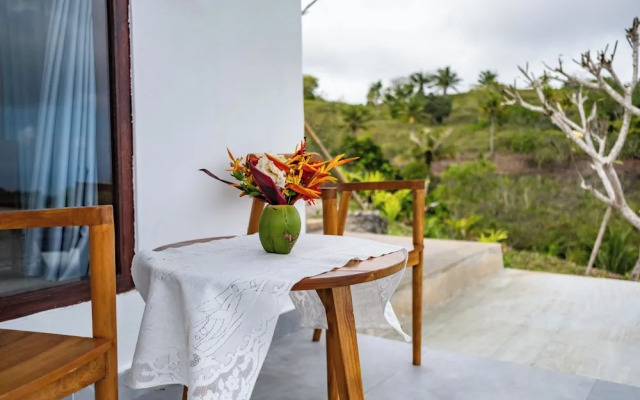 Pini Sentana Village