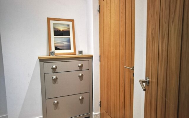 Seaside Apartment in the Heart of East Wittering Village