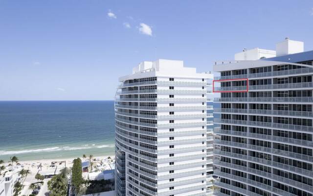 Sapphire Suite Beachfront, Gym + Pool!