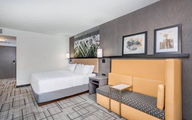 Holiday Inn Lafayette-City Centre by IHG