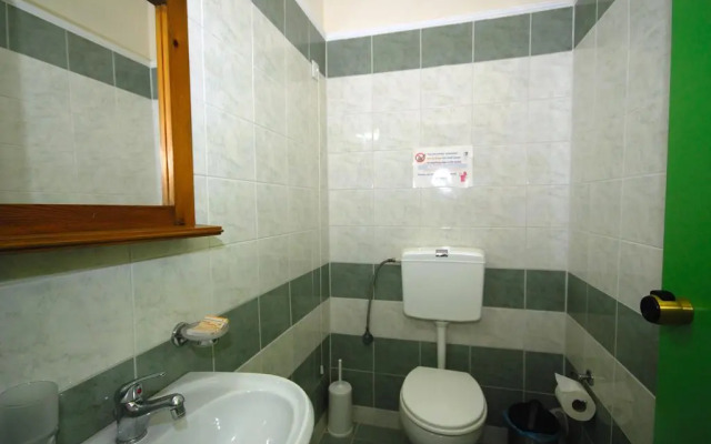 Aloni Suites