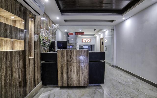 OYO 13637 Crown Residency