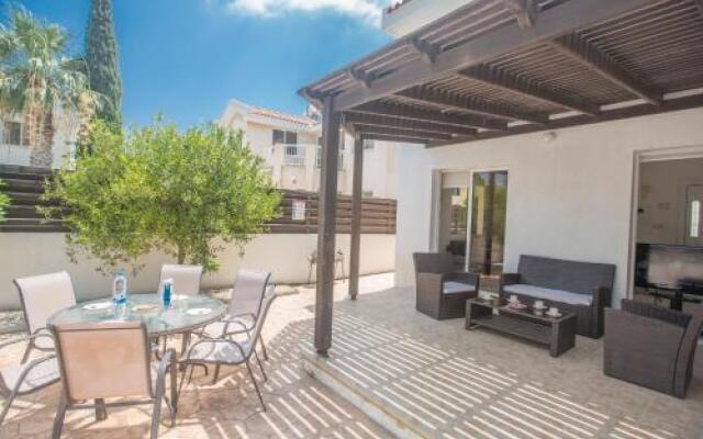 Holiday Home 3 Bedrooms 1 Bathroom - Pernera