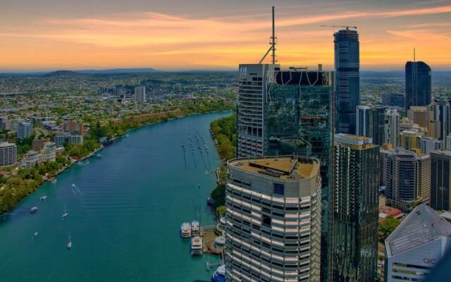 CBD African Charm, Story Bridge & River Views