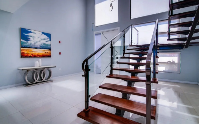 Luxury Oceanfront Villa Fully Staffed Pool Jacuzzi Movie Theatre