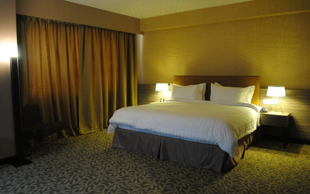 Grand Alora Hotel
