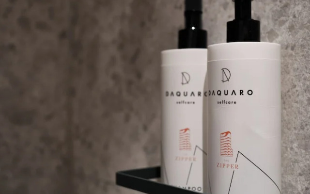 The Zipper Hotel & Apartments