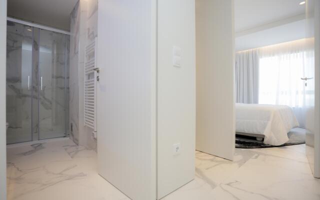 Sea Side Luxury Apartment