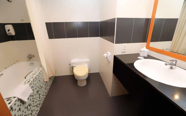 M Suites Hotel
