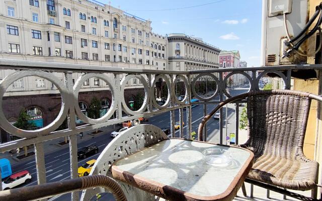 Tverskaya Street on Tverskaya Street 6 building 1