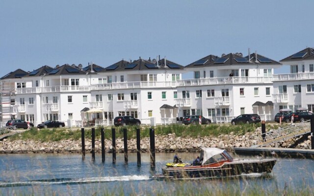 Weiße Strandvilla/56a O