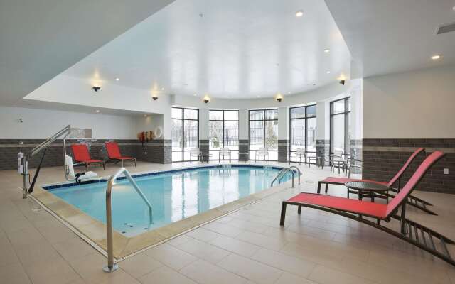 Hampton Inn & Suites Cincinnati / Kenwood