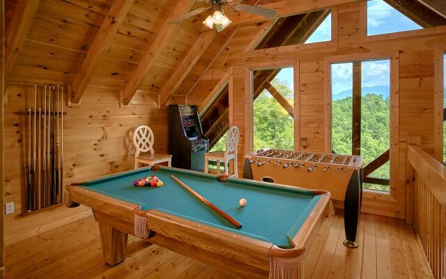 A Mountain View Theater Lodge Holiday home