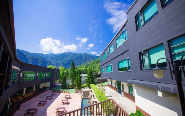 Four Season Beauty Hotel