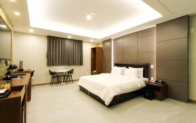 The King Hotel