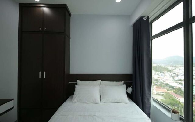 Trangs Beachfront Apartment Nha Trang